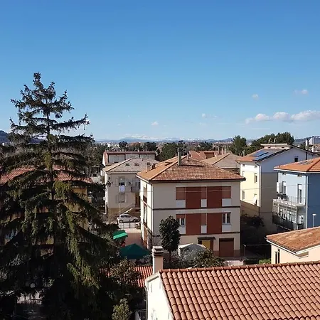 Comfort House * Πέζαρο